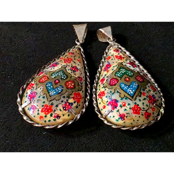 Vintage Persian Miniature Hand Painted Mother of Pearl Bird Pendants Set of 2 - Picture 3 of 6